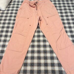 Duluth Trading Co Women's Carpenter Pants- Pink